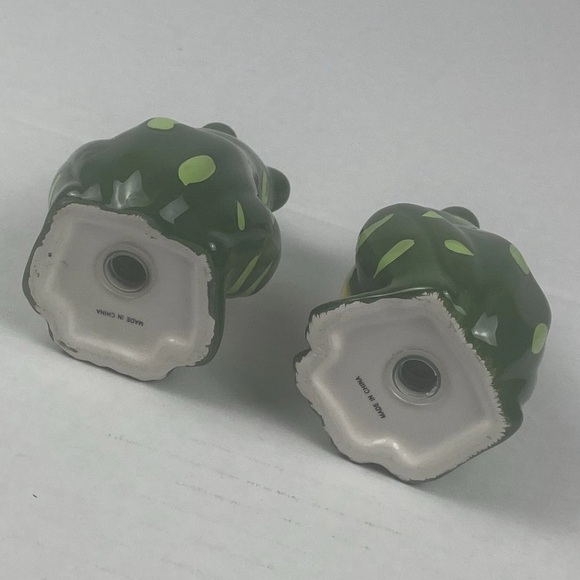 ‎ 🌺 3/$25 🌺 2000’s Ceramic Salt & Pepper Shakers | Green Polka Dot | NEW in box - Picture 9 of 10